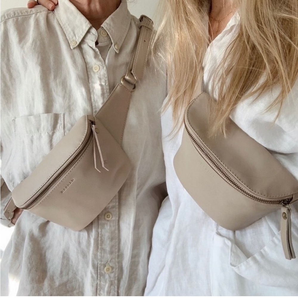 MANDRN Crossbody Bag